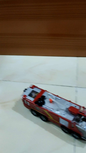 Mainan Mobil Pemadam Kebakaran Fire Truck: Mainan Edukatif Anak dengan Musik, Lampu, & Semprot Air