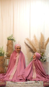 Mukena Dewasa Jumbo Model Andin Satin Premium Motif Aksen Gyper Renda Besar