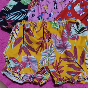 6 PCs SHORTS KIDS ASSORTED COLORS FIT 4 TO 10 YRS FLORAL