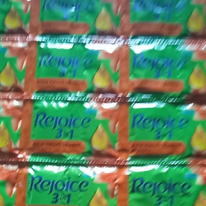 Rejoice rich sampo saset 36 pcs x10ml