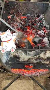 Noom chili paste size 150 grams fragrant grilled young chilies 100% real young chilies no fermented fish added mellow taste delicious try it now. น้ำพริกหนุ่ม ขนาด 150 กรัม หอมพริกหนุ่มย่าง พริกหนุ่มแท้ ๆ 100 % ไม่ใส่ปลาร้า รสชาติกลมกล่อม อร่อย  ลอ