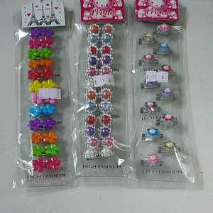 Bros - Pin Hijab Dagu Mutiara Isi 12 Pcs - Model Bunga dengan Hiasan Mutiara Imitasi (Steel Crom) (RANDOM)