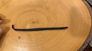 Khao Yai Vanilla Bean | ฝักวานิลลาแท้ 100% ปลูกที่เขาใหญ่ เกรดส่งออก กลิ่นหอมละมุน ใช้แต่งกลิ่นขนม เบเกอรี่และเครื่องดื่ม วานิลา วนิลา