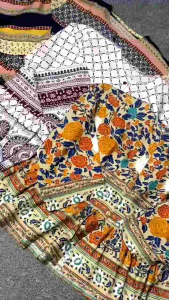 Arunika Blouse Rayon Motif