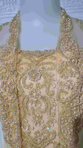 Atasan Kebaya Wisuda & Longtorso: Desain Tradisional untuk Acara Formal