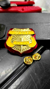 pin lencana gada madya akrilik magnet