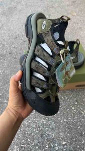 KENN NEWPORT H2 รองเท้าสายแคมป์ปิ้ง รูปแบบ 36-45 มิตร อุปกรณ์ครบกล่อง ถ่ายจากสินค้า ความน่าเชื่อถือ 100%