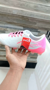 Sepatu Bola SPECS Lightspeed Catalyse Citrus Putih: Kualitas & Desain Modern