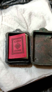 Koleksi stambul merah artefak tua