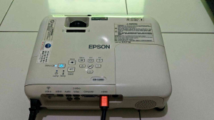 Epson Eb S300 / Projector Epson Eb-S300 LCD Sangat bagus di warnanya