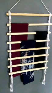 hanger / gantungan jilbab / gantungan jilbab kayu / gantungan handuk /mukena/sejadah
