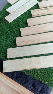 ไม้สนนอกรีดไสปรับ 4 หน้ากว้าง 7 ซม.หนา 1.2 ซม.ยาว 40 ซม.ราคามัดละ 130 บ.1 มัดมี 10 แผ่น *เวลาในการจัดเตรียมสินค้า 2-3 วันหรือน้อยกว่านั้น