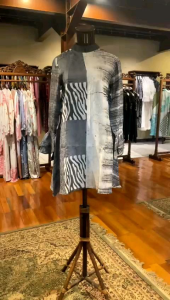 Hawa Tunik Viscos by Dian Pelangi: Limited Edition Blouse untuk Wanita Hijaber Cantik Anggun