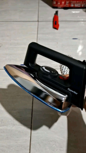 Setrika Listrik Hyperlite TIC 8001/Gosokan Pakaian Hyiperlite Murah Anti Lengket