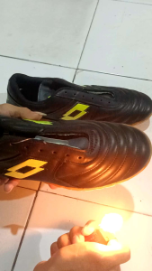 Sepatu Futsal Kulit Sapi & Ukuran 43-45