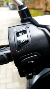 EDPASS Tombol Saklar Pass Beam Sepeda Motor Universal untuk Vario 125 & 150 LED Old