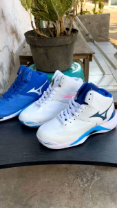sepatu voly wanita wave momentum2 sepatu olahraga wanita terbaru sepatu mizuno