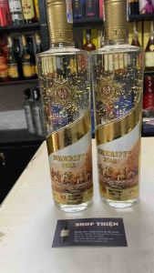 VODKA Gold Vảy Vàng SHERIFF STAR 30% 565ml