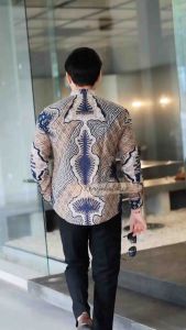 Kemeja batik pria HANDARA coksu navy lengan panjang full furing