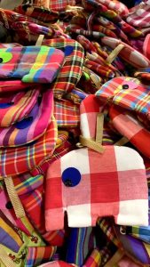 ช้างไทย กระเป๋าช้าง ผ้าขาวม้า ผ้าช้าง ตัวช้าง ทรงหลัก สตางค์