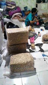 KACANG MEDE/MENTAH PECAHAN