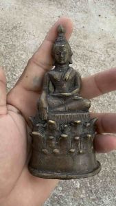 พระเชียงแสน เนื้อสัมฤทธิ์ กรุนอกเวียง