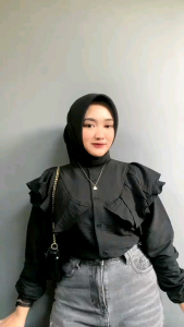 Atasan Cewe Blouse Rafella Bahan Polo Linen Adem Nyes Ld 110 & Karet Cewek Kekinian Ruffle Rempel\\n\\n Blouse untuk Acara Formal dan Non-Formal\\n\\nBlouse Rafella Bahan Polo Linen Adem Nyes Ld 110 adalah pilihan tepat bagi Anda yang mencari atasan cewek kekinian ruffle yang cocok untuk berbagai acara formal dan non-formal. Dengan bahan polo linen adem nyes, blouse ini akan memberikan kenyamanan maksimal saat dikenakan.\\n\\n Desain Rempel untuk Kegiatan Sehari-hari\\n\\nDesain rempel pada blouse Rafella ini sangat cocok untuk kegiatan sehari-hari. Selain memberikan tampilan yang menarik, desain rempel juga dapat membuat penampilan Anda lebih feminin dan elegan.\\n\\n Atasan Cewek Kekinian Ruffle\\n\\nAtasan cewek kekinian ruffle ini merupakan pilihan tepat bagi Anda yang ingin tampil modis dan stylish. Desain ruffle pada blouse ini akan membuat penampilan Anda semakin menarik dan berbeda.\\n\\n Karet Cewek Adem Nyes\\n\\nSelain bahan polo linen adem nyes, blouse Rafella juga dilengkapi dengan karet cewek adem nyes yang akan memberikan kenyamanan maksimal saat dikenakan.\\n\\n Keuntungan Penggunaan Bahan Polo Linen\\n\\nBahan polo linen adem nyes memiliki beberapa keuntungan, antara lain:\\n\\n* Tidak mudah kusut\\n* Lembut dan nyaman saat dikenakan\\n* Mudah dicuci dan tidak memerlukan perawatan khusus\\n\\n Tips Memilih Blouse Rafella yang Tepat\\n\\nBerikut adalah beberapa tips untuk memilih blouse Rafella yang tepat:\\n\\n* Pilih ukuran yang sesuai dengan tubuh Anda\\n* Perhatikan kualitas bahan dan jahitan\\n* Sesuaikan dengan acara yang akan dihadiri\\n\\n Desain Rempel untuk Kegiatan Sehari-hari\\n\\nDesain rempel pada blouse Rafella ini sangat cocok untuk kegiatan sehari-hari. Selain memberikan tampilan yang menarik, desain rempel juga dapat membuat penampilan Anda lebih feminin dan elegan.\\n\\n Kombinasi Warna yang Cocok\\n\\nUntuk mendapatkan kombinasi warna yang cocok, Anda dapat memilih warna-warna yang senada atau kontras dengan blouse Rafella Anda.\\n\\n Model Blouse Rafella yang Populer\\n\\nBerikut adalah beberapa model blouse Rafella yang populer:\\n\\n* Blouse ruffle\\n* Blouse polos\\n* Blouse bermotif\\n\\n Atasan Cewek Kekinian Ruffle\\n\\nAtasan cewek kekinian ruffle ini merupakan pilihan tepat bagi Anda yang ingin tampil modis dan stylish. Desain ruffle pada blouse ini akan membuat penampilan Anda semakin menarik dan berbeda.\\n\\n Fungsi Ruffle pada Blouse\\n\\nFungsi ruffle pada blouse Rafella adalah untuk memberikan tampilan yang lebih feminin dan elegan. Selain itu, ruffle juga dapat membuat penampilan Anda semakin menarik dan berbeda.\\n\\n Cara Memadukan Blouse dengan Celana atau Rok\\n\\nBerikut adalah beberapa cara memadukan blouse Rafella dengan celana atau rok:\\n\\n* Padukan dengan celana jeans untuk tampilan kasual\\n* Padukan dengan rok panjang untuk tampilan formal\\n* Padukan dengan celana jogger untuk tampilan santai\n}