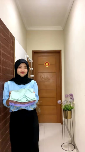 Dress Wanita Korea Kolila Lavanza: Tips Memilih & Mengenakan