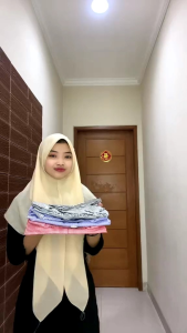 Desain Dress Formal Wanita Korea: Bahan Katun Salur Panjang