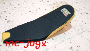 Jok Satria FU Slim: Pilihan Terbaik untuk Pengendara Panjang Jarak\\n\\n Apa Itu Jok Motor Ergonomis?\\n\\nJok motor ergonomis adalah jenis jok yang dirancang dengan pertimbangan kenyamanan pengendara. Jok ini memperhatikan posisi duduk dan bentuk tubuh pengendara agar mengurangi rasa pegal dan nyeri saat berkendara dalam jangka waktu lama.\\n\\n Keunggulan Jok Motor Ergonomis\\n\\nJok motor ergonomis memiliki beberapa keunggulan, di antaranya:\\n\\n- Meningkatkan kenyamanan pengendara\\n- Membantu mencegah rasa pegal dan nyeri pada punggung dan bahu\\n- Menyediakan dukungan yang baik bagi bagian pinggul dan tulang ekor\\n- Membantu menjaga postur tubuh yang baik selama berkendara\\n\\n Jok Motor Ergonomis untuk Pengendara Panjang Jarak\\n\\nPengendara panjang jarak membutuhkan jok motor ergonomis yang dapat memberikan dukungan yang baik selama berkendara. Dengan menggunakan jok motor ergonomis, pengendara dapat merasa lebih nyaman dan fokus pada perjalanan mereka.\\n\\n Mengapa Memilih Jok Motor Ringan?\\n\\nJok motor ringan menjadi pilihan yang tepat bagi pengendara yang ingin meningkatkan performa motor mereka. Jok ringan tidak hanya membuat motor lebih ringan, tetapi juga dapat meningkatkan kecepatan dan akselerasi motor.\\n\\n Manfaat Jok Motor Ringan untuk Performa Motor\\n\\nBeberapa manfaat menggunakan jok motor ringan antara lain:\\n\\n- Meningkatkan kecepatan dan akselerasi motor\\n- Membantu mengurangi konsumsi bahan bakar\\n- Meningkatkan stabilitas motor saat berkendara\\n\\n Jok Motor Ringan untuk Pengendara Panjang Jarak\\n\\nPengendara panjang jarak dapat memanfaatkan jok motor ringan untuk meningkatkan performa motor mereka. Selain itu, jok motor ringan juga dapat memberikan kenyamanan yang cukup baik selama berkendara.\\n\\n Pilihan Jok Motor Sport yang Cocok untuk Satria FU Slim\\n\\nJika Anda mencari jok motor sport yang cocok untuk Satria FU Slim, ada beberapa pilihan yang bisa dipertimbangkan. Beberapa pilihan tersebut antara lain:\\n\\n Jok Motor Sport dengan Desain Ergonomis\\n\\nJok motor sport dengan desain ergonomis adalah pilihan yang tepat bagi pengendara yang mengutamakan kenyamanan selama berkendara. Desain ergonomis pada jok motor sport dapat membantu mengurangi rasa pegal dan nyeri pada punggung dan bahu.\\n\\n Jok Motor Sport Ringan untuk Satria FU Slim\\n\\nPengendara Satria FU Slim yang ingin meningkatkan performa motor mereka bisa mempertimbangkan jok motor sport ringan. Jok motor sport ringan dapat meningkatkan kecepatan dan akselerasi motor, serta mengurangi konsumsi bahan bakar.\\n\\n Cara Memilih Jok Motor yang Tepat untuk Pengendara Panjang Jarak\\n\\nMemilih jok motor yang tepat untuk pengendara panjang jarak memerlukan pertimbangan yang matang. Beberapa hal yang perlu diperhatikan antara lain:\\n\\n Mengenal Jenis-Jenis Jok Motor\\n\\nAda beberapa jenis jok motor yang bisa dipilih, seperti jok motor ergonomis, jok motor ringan, dan jok motor sport. Setiap jenis jok memiliki kelebihan dan kekurangan masing-masing.\\n\\n Tips Memilih Jok Motor yang Tepat untuk Pengendara Panjang Jarak\\n\\nBerikut adalah beberapa tips memilih jok motor yang tepat untuk pengendara panjang jarak:\\n\\n- Pertimbangkan kenyamanan selama berkendara\\n- Pilih jok motor yang ringan untuk meningkatkan performa motor\\n- Pertimbangkan desain ergonomis pada jok motor\\n- Pilih jok motor yang sesuai dengan gaya berkendara Anda\\n\\n Kesimpulan\\n\\nMemilih jok motor yang tepat untuk pengendara panjang jarak memerlukan pertimbangan yang matang. Jok motor ergonomis, jok motor ringan, dan jok motor sport adalah beberapa pilihan yang bisa dipertimbangkan. Pastikan Anda mempertimbangkan kenyamanan selama berkendara, performa motor, dan gaya berkendara Anda saat memilih jok motor yang tepat.\n}