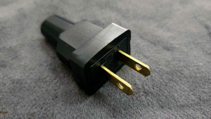 ปลั๊กยางตัวผู้แบบเสียบขาแบนแพ็ค10ตัว Asian