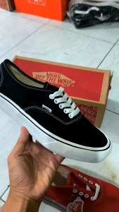 SEPATU SLIP ON AUTHENTIC SHOE LOW BLACK MARUN VNS SKATE