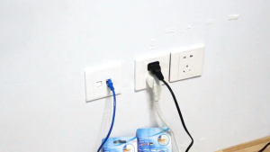 20 Pcs Penjepit Kabel Klip Bahan Plastik Organiser Kabel Serbaguna Praktis