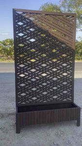 ระเเนงไม้สีขาว พร้อมกระถางปลูก ฉากกั้น รั้วไม้ ระแนงไม้สำเร็จรูป รั้วไม้แต่งสวน ไม้ระแนง ฉากกั้น ฉากไม้ พร้อมขาตั้ง สูง180ซม.กว้าง80ซม. ระแนงไม้สีขาว ระแนงสีขาว ระแนงไม้ ระแนง - Lazada