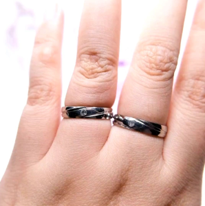 [GRATIS CETAK NAMA] Cincin Couple Titanium Anti Karat M46 | Cincin Pasangan | Cincin Hadiah | Cincin Lamaran | Cincin Tunangan | Aksesoris Pria Wanita