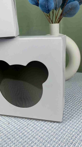 กล่องเค้ก 1 ปอนด์ ขาวหลังเทา เจาะหน้าต่าง (100ใบ/แพ็ค)