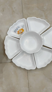 bộ bát đĩa hình hoa mặt trời bao gồm 7 món 6 đĩa hình cánh hoa và 1 bat hàng nhựa cao cấp việt nhật