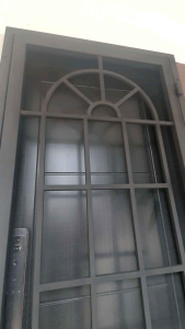 Pintu Tralis Besi Hollow Kawat Nyamuk: Desain Modern & Keamanan