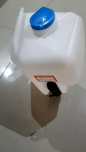 Windshield Washer Tank for Toyota Corolla Bigbody 94-97 model Good Quality Taiwan