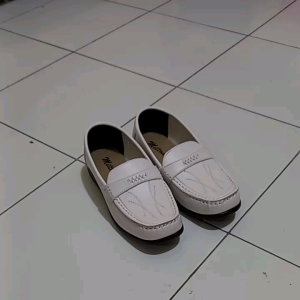 Sepatu Pantofel kerja Milton MM 311