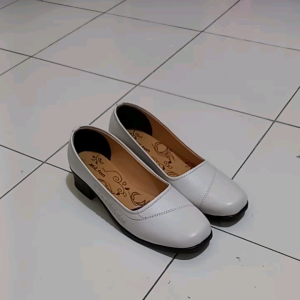 Sepatu Pantofel wedges wanita Sepatu Putih Milton DR-303