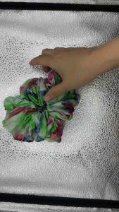 中发肠Flower Scrunchie Hair Tie