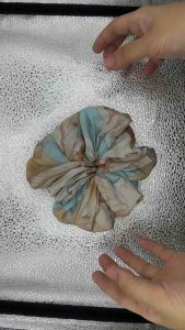 中发肠Flower Scrunchie Hair Tie