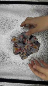 中发肠Flower Scrunchie Hair Tie