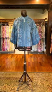 Queen Coat Zipper Tensel by Dian Pelangi LIMITED EDITION OOTD Outer Cardigan Blazer Jacket Cardi Casual Formal Pesta Kondangan Wanita Hijaber Cantik Anggun Modis Simple Elegan Modern Mewah Model Korea Terbaru Motif Batik Kekinian