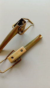 KUNCI ATAU HANDLE BAK PINTU BELAKANG SUZUKI CARRY