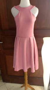 Desain Dress Scuba Riana 2022: Pakaian Wanita Fashionable dan Modis