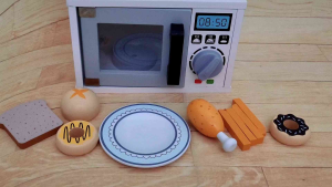 Kids Wooden Oven Toy Pretend Play Wooden Kitchen Playset Microwave Oven Kids Montessori Wooden Toys Role Play Children Wooden Cooking Set Fine Motor Skills Kids Role Play Educational Learning