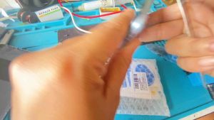 แผ่นเหล็กแกะเคสกลางของบอดดี้โทรศัพท์