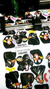 สติ๊กเกอร์ลาย gracula homemade สติ๊กเกอรืกระดาษผิวมันเงา เหนียวติดทนนาน ไดคัท (Kiss sticker) สติ๊กเกอร์กระดาษกันน้ำ